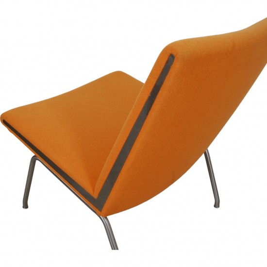 Hans Wegner AP-40 lounge chair in orange fabric