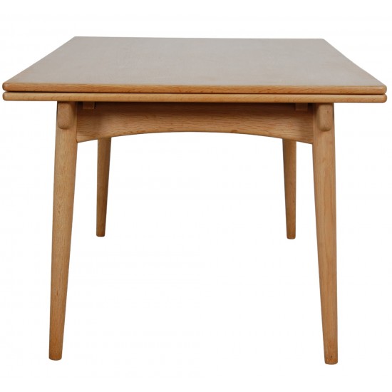 Hans Wegner AT-312 spisebord i eg