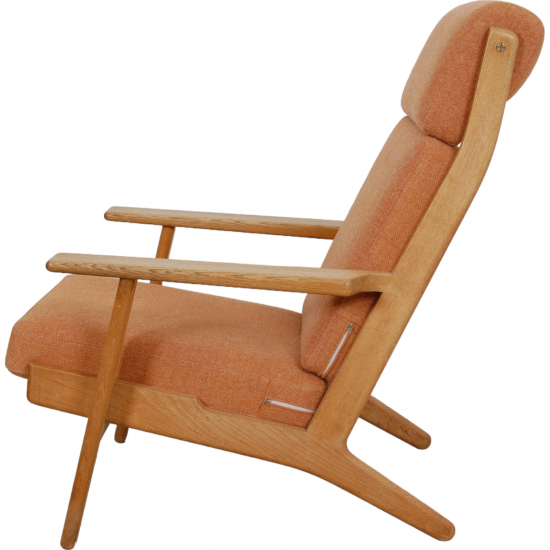 Hans Wegner GE-290a lounge chair in orange fabric