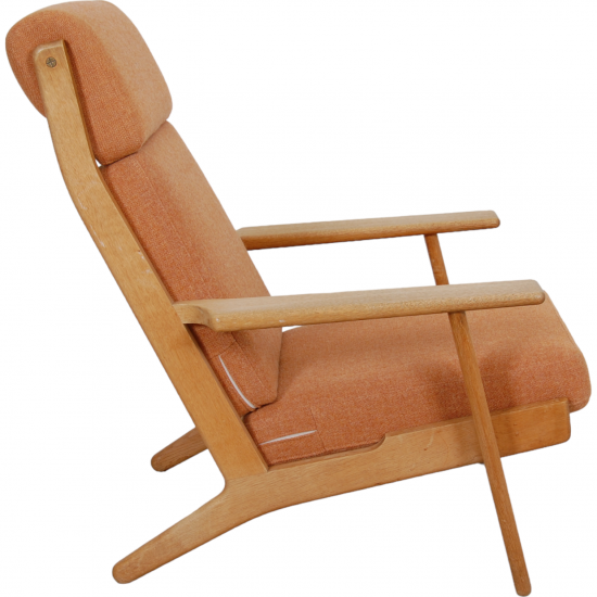 Hans Wegner GE-290a lounge chair in orange fabric