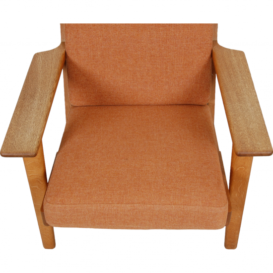 Hans Wegner GE-290a lounge chair in orange fabric