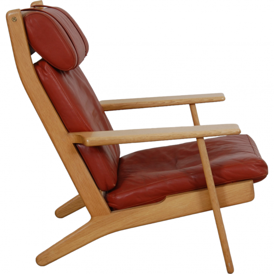 Hans Wegner GE-290a loungestol med skammel i rødt læder