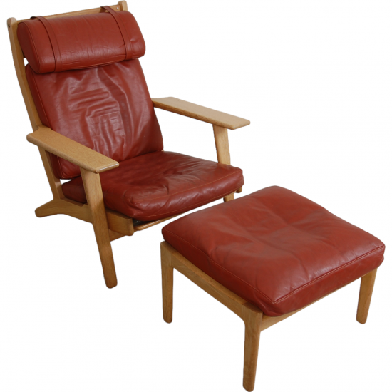 Hans Wegner Ge-290a lounge chair with ottoman in red leather