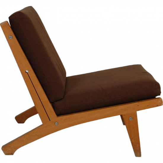 Hans Wegner GE-370 chair with brown cushions