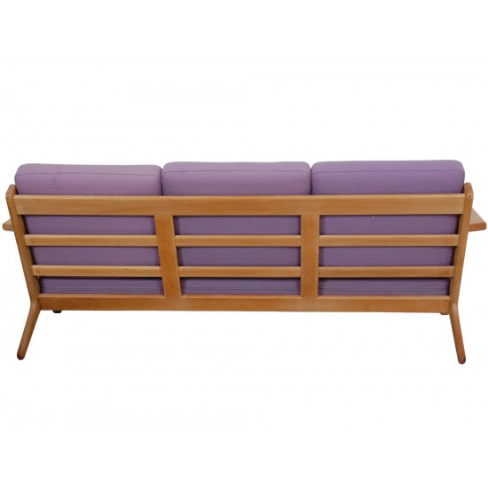 Hans Wegner GE-290 3.seater sofa in purple fabric