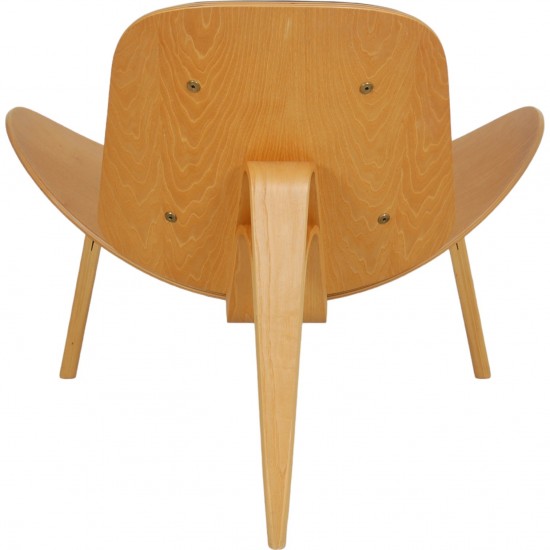 Hans Wegner Shell chair of oak and black leather