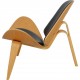 Hans Wegner Shell chair af eg og sort læder