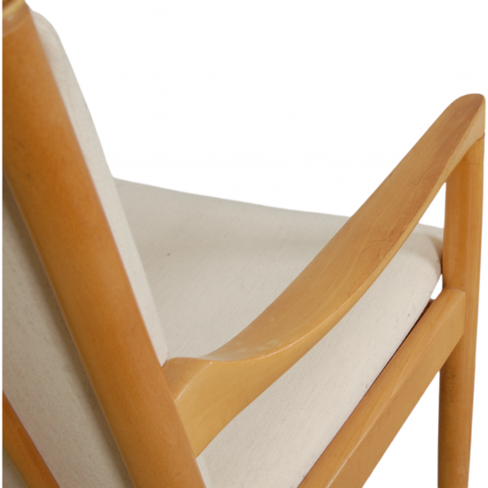 Hans Wegner 1788 chair in white fabric