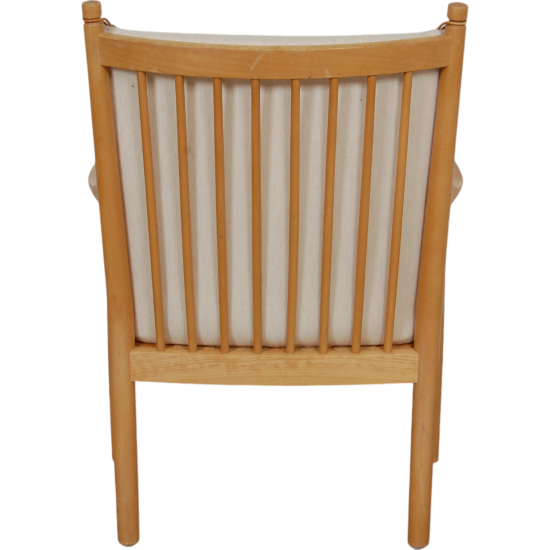 Hans Wegner 1788 chair in white fabric