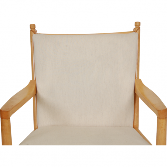 Hans Wegner 1788 chair in white fabric