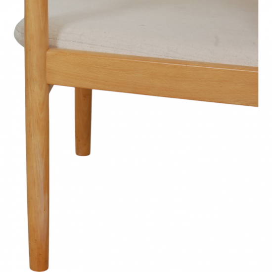 Hans Wegner 1788 chair in white fabric