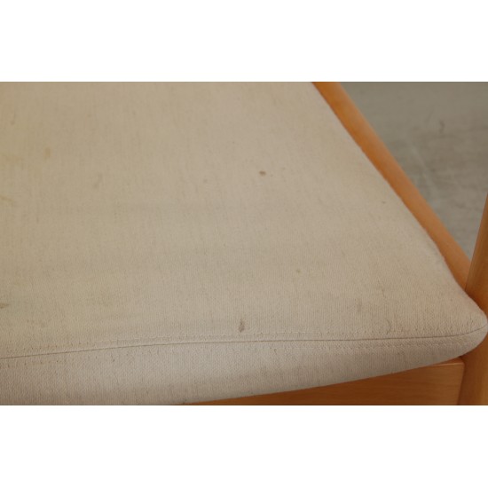 Hans Wegner 1788 chair in white fabric