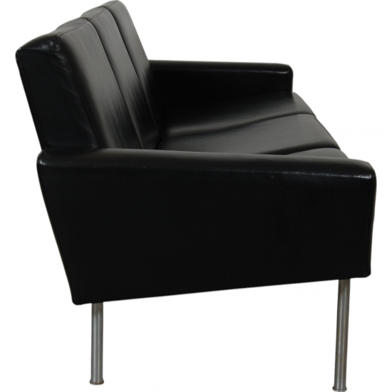 Hans Wegner AP34 3-seater airport sofa in black leather