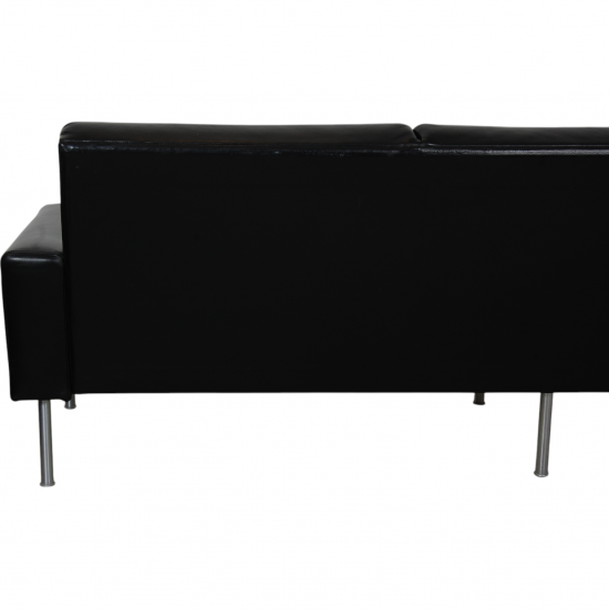 Hans Wegner AP34 3-seater airport sofa in black leather