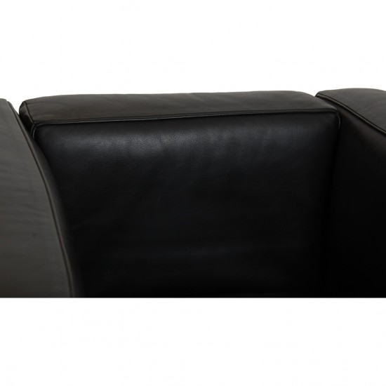 Le Corbusier LC-2/1 lounge chair in black leather