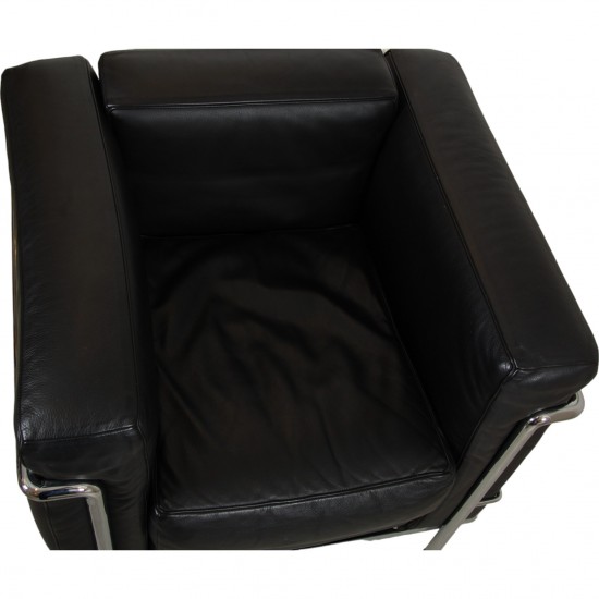 Le Corbusier LC 2/1 chair in black leather 