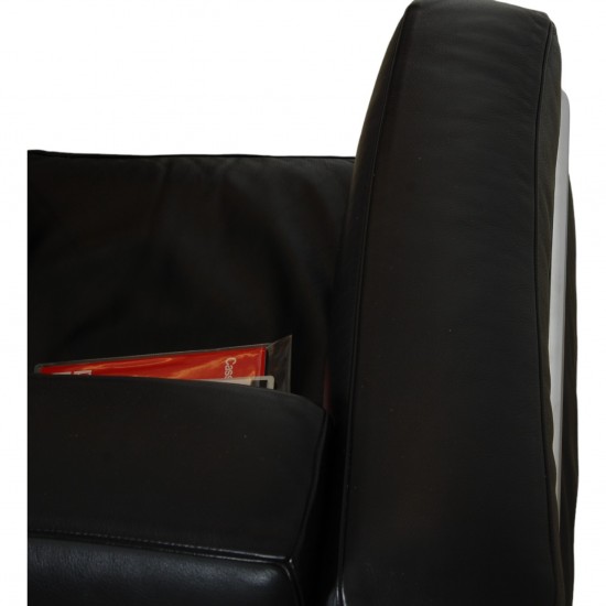 Le Corbusier LC 2/1 chair in black leather 