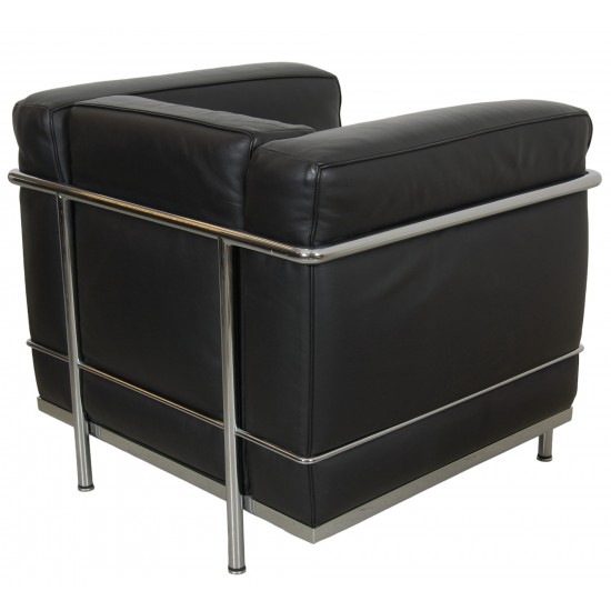 Le Corbuiser LC-2 lounge chair in black pelle leather