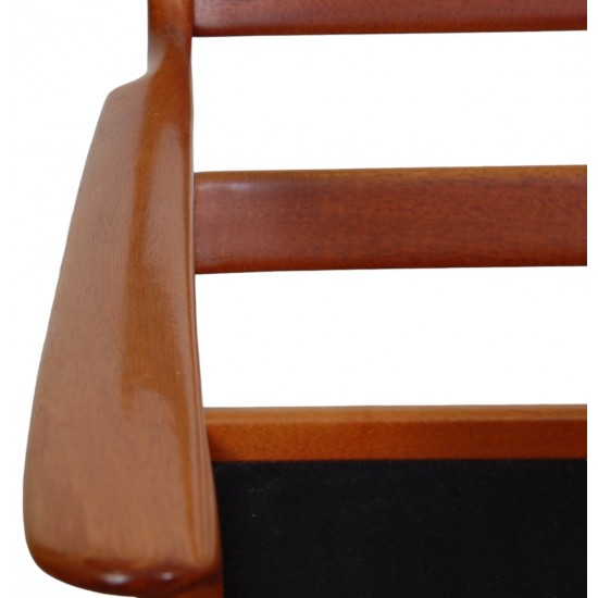 Ole Wanscher PJ112 chair in mahogany 2