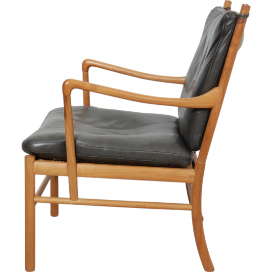 Ole Wanscher Colonial chair in black leather and walnut