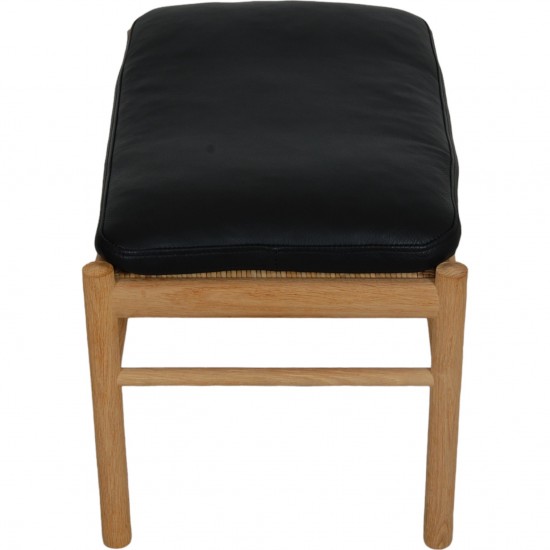 Ole Wanscher Colonial stool of oak and black leather