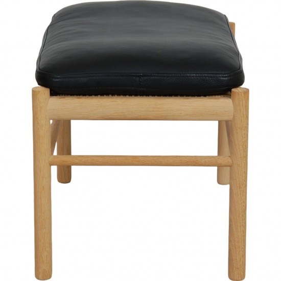 Ole Wanscher Colonial stool of oak and black leather