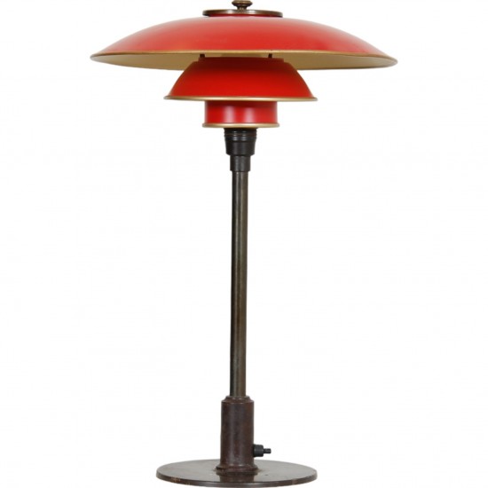 Poul Henningsen PH 3/2 tablelamp with red shades