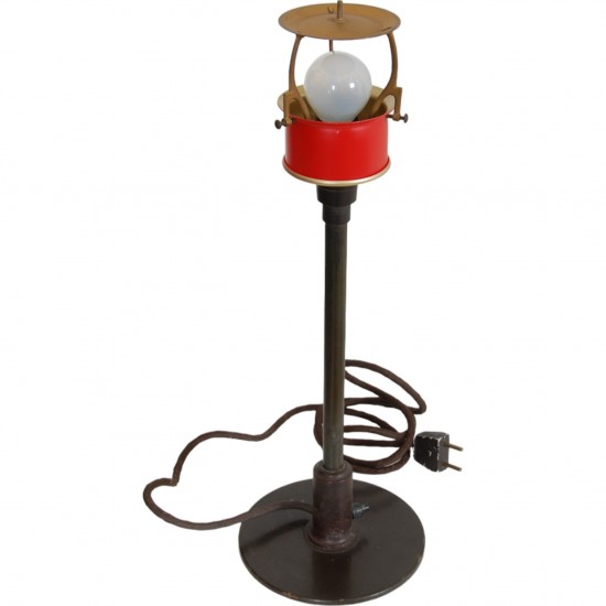 Poul Henningsen PH 3/2 tablelamp with red shades